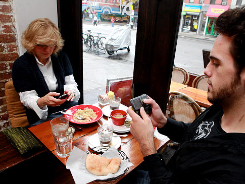 Akıllı telefon kullanıcıları en çok restoran ve kafe kategorilerinde arama yaptı