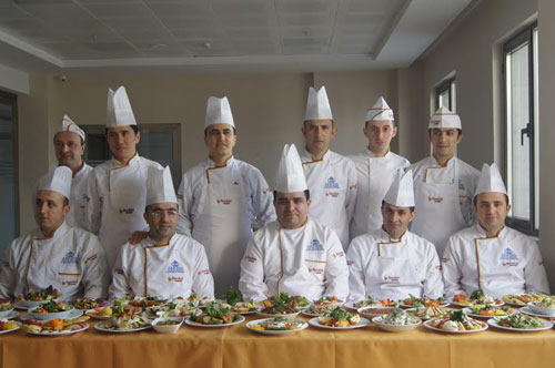 Usta aşçılar öğrencilerin damak tadı için yarıştı