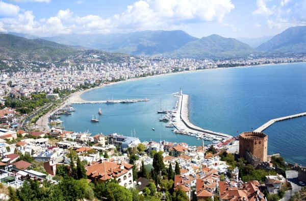 Antalya 5 ayda %10,3 düştü