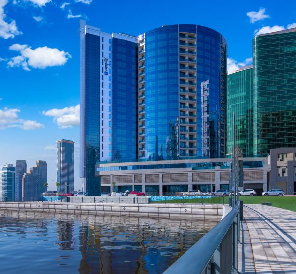 Radisson Blu Hotel, Dubai Waterfront açıldı