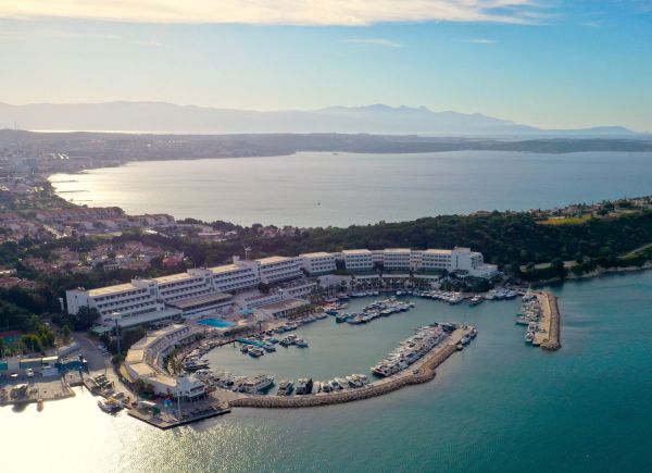 47 yıllık Altın Yunus Çeşme Resort, 1 Nisan’da açılıyor!