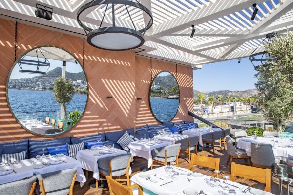 Novikov Italy restoranı  ilk kez Yalıkavak Marina’da